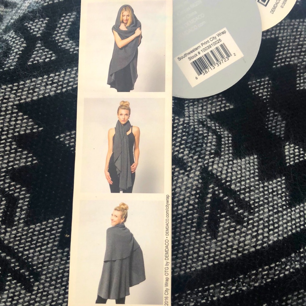 Demdaco city wrap